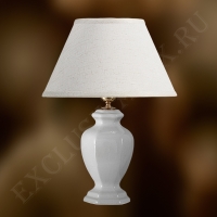 Белая настольная лампа